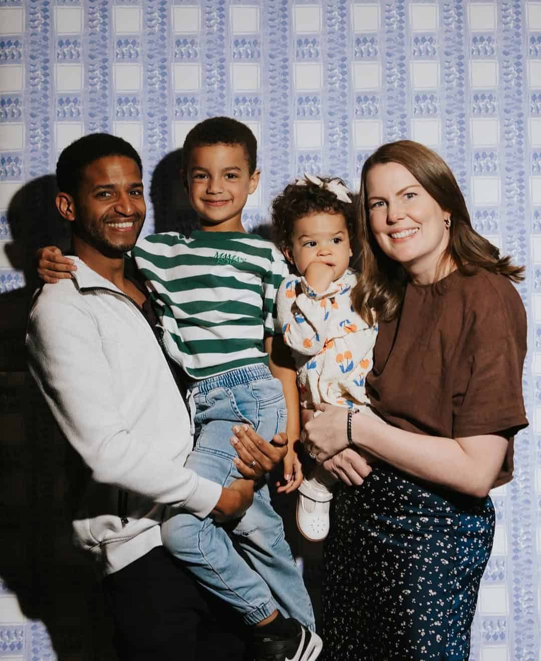 Family of little girl with metopic synostosis